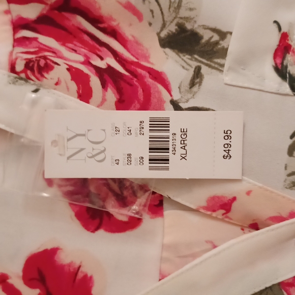 Floral Blouse - Picture 3 of 3